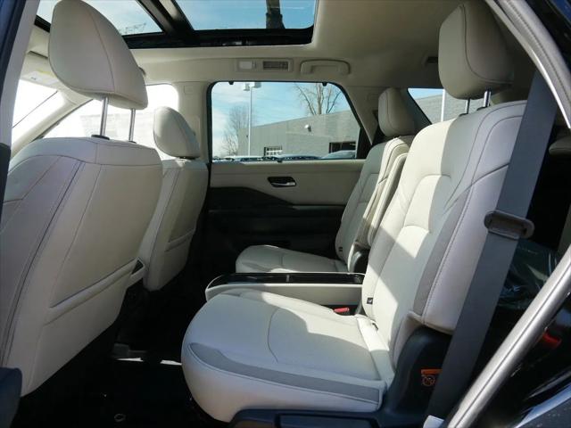 2026 Nissan Pathfinder SL