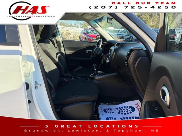 2016 Kia Soul Base
