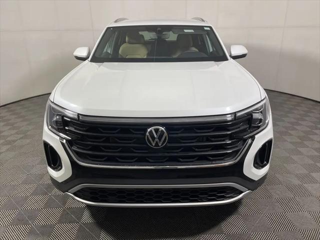 2026 Volkswagen Atlas Cross Sport SE with Technology
