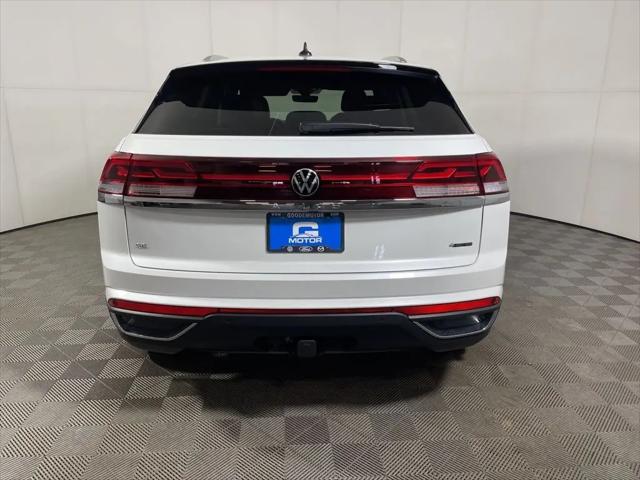 2026 Volkswagen Atlas Cross Sport SE with Technology