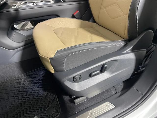 2026 Volkswagen Atlas Cross Sport SE with Technology
