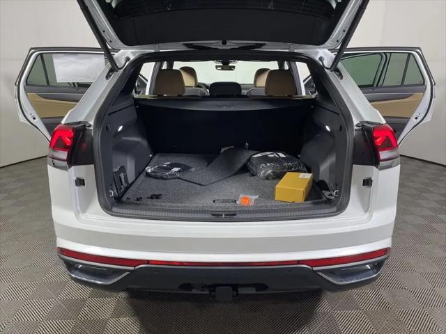 2026 Volkswagen Atlas Cross Sport SE with Technology