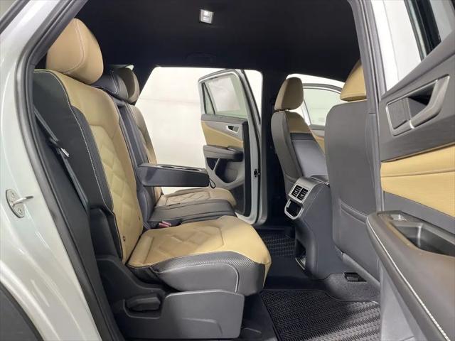 2026 Volkswagen Atlas Cross Sport SE with Technology