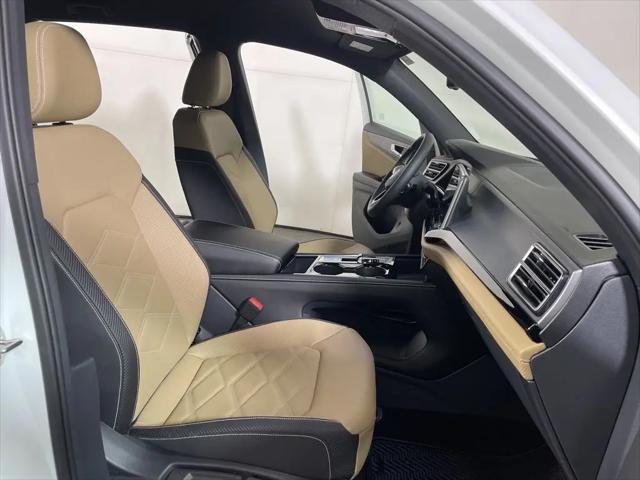 2026 Volkswagen Atlas Cross Sport SE with Technology