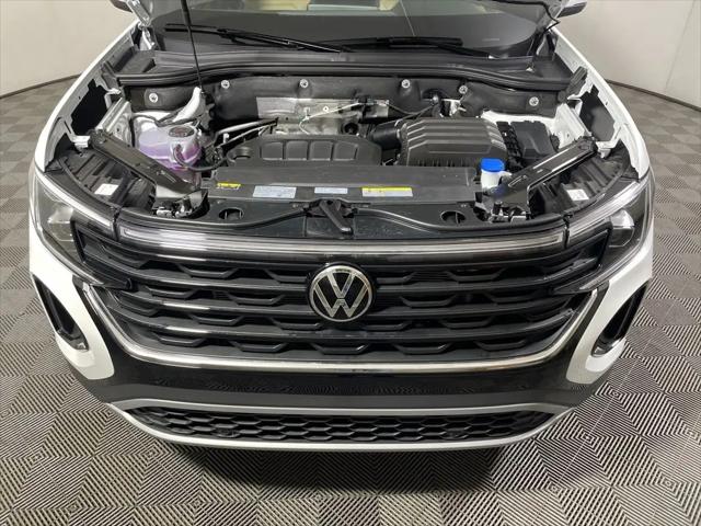 2026 Volkswagen Atlas Cross Sport SE with Technology