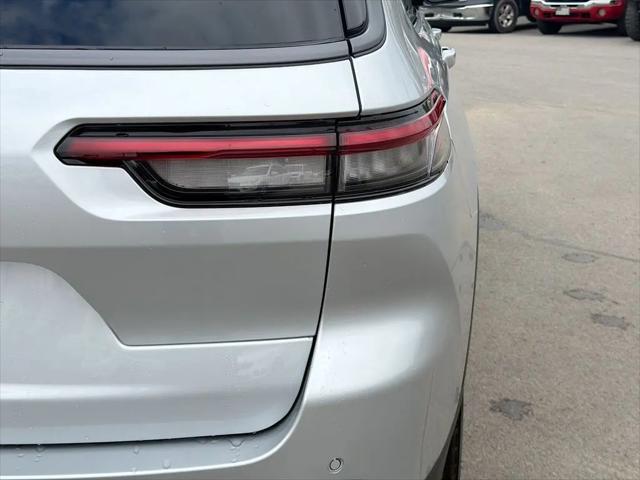 2026 Jeep Grand Cherokee L Altitude 4x4