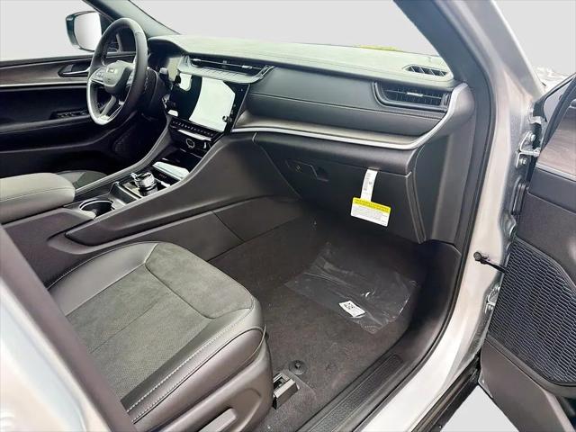 2026 Jeep Grand Cherokee L Altitude 4x4