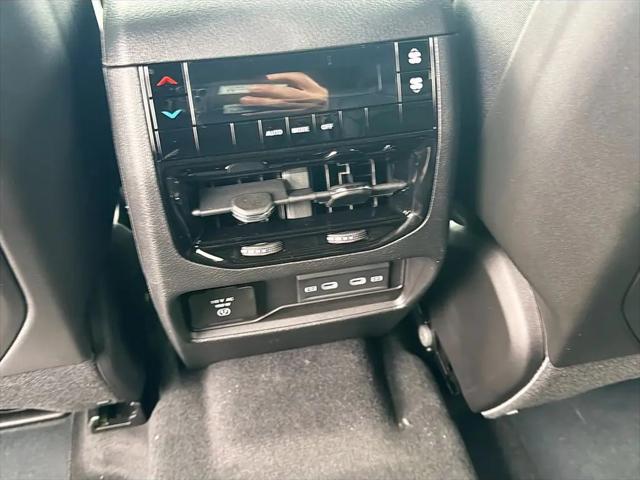 2026 Jeep Grand Cherokee L Altitude 4x4
