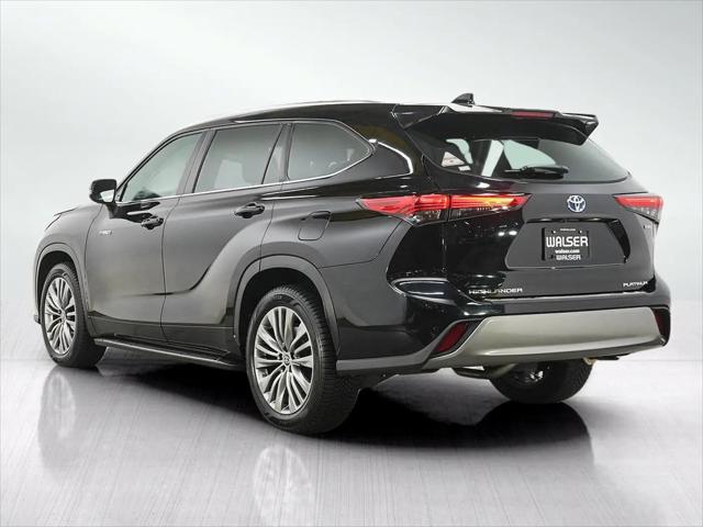 2021 Toyota Highlander Hybrid Platinum