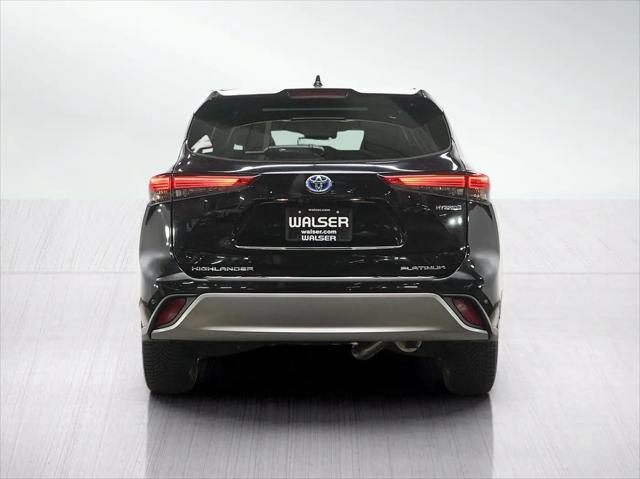 2021 Toyota Highlander Hybrid Platinum