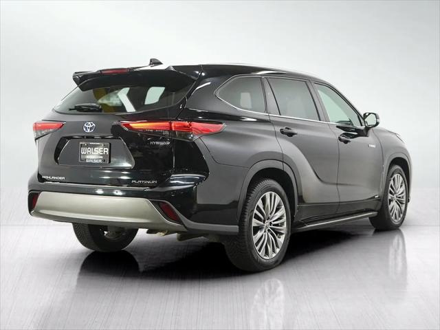 2021 Toyota Highlander Hybrid Platinum