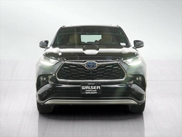 2021 Toyota Highlander Hybrid Platinum