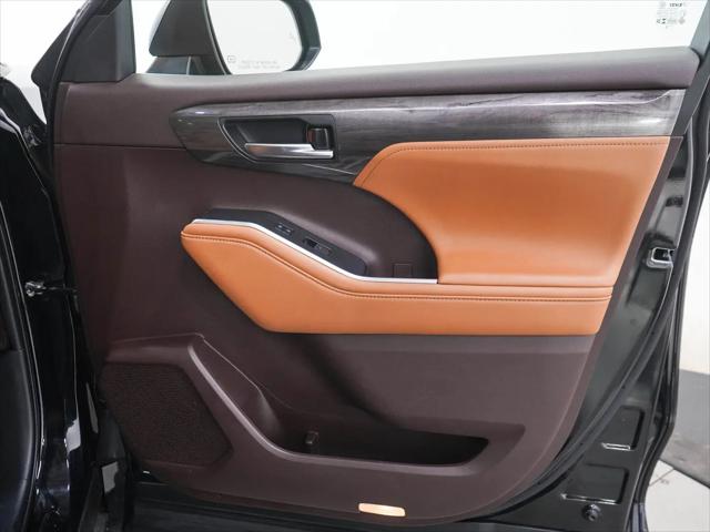 2021 Toyota Highlander Hybrid Platinum