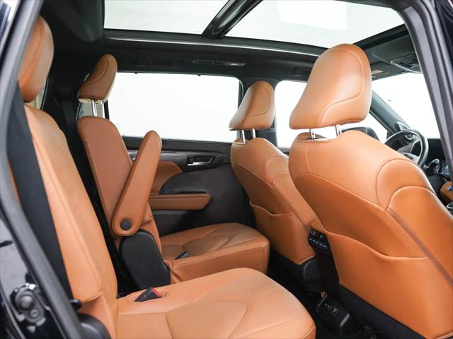 2021 Toyota Highlander Hybrid Platinum