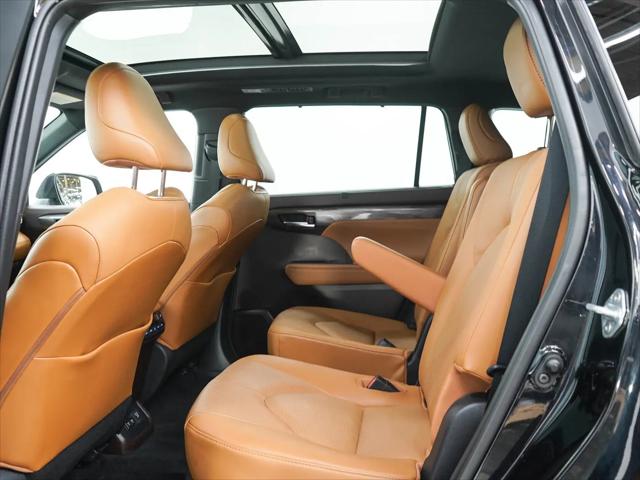 2021 Toyota Highlander Hybrid Platinum