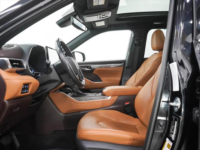 2021 Toyota Highlander Hybrid Platinum