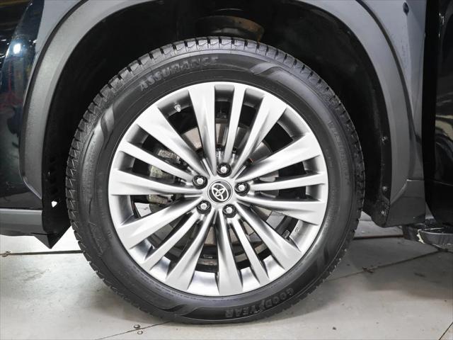 2021 Toyota Highlander Hybrid Platinum