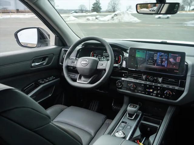 2026 Nissan Pathfinder SL