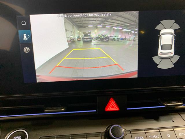2025 Hyundai Elantra Manual