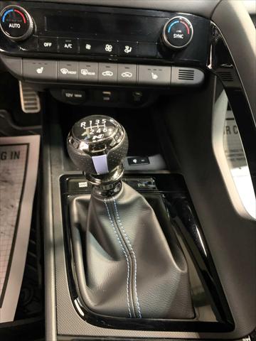 2025 Hyundai Elantra Manual