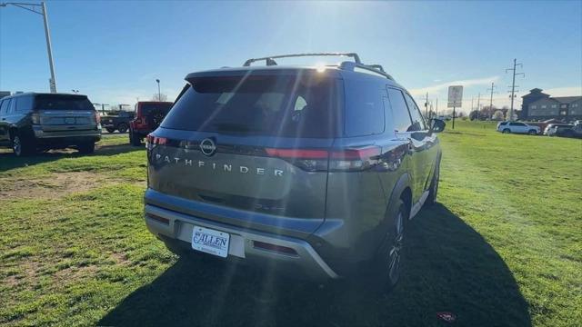 2025 Nissan Pathfinder SL 4WD
