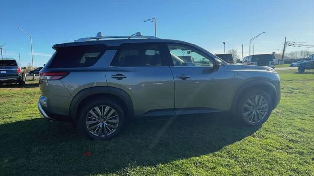 2025 Nissan Pathfinder SL 4WD