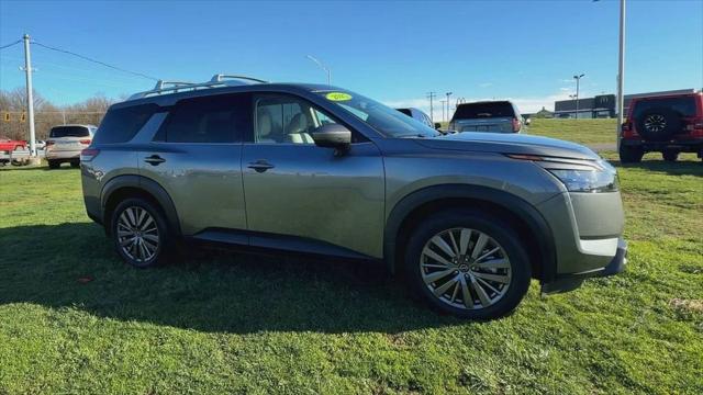 2025 Nissan Pathfinder SL 4WD