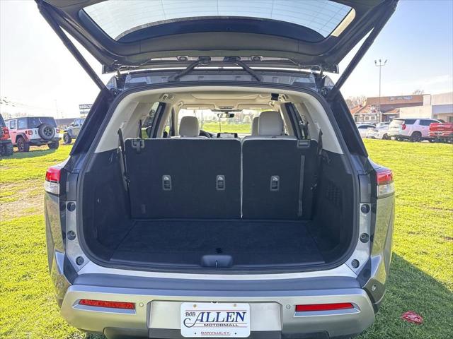 2025 Nissan Pathfinder SL 4WD