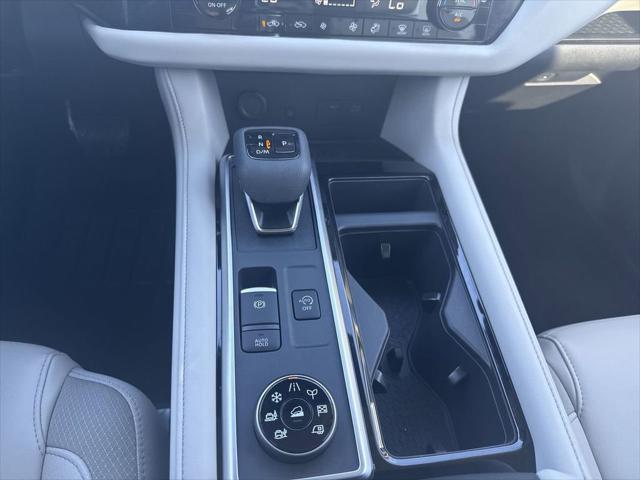2025 Nissan Pathfinder SL 4WD