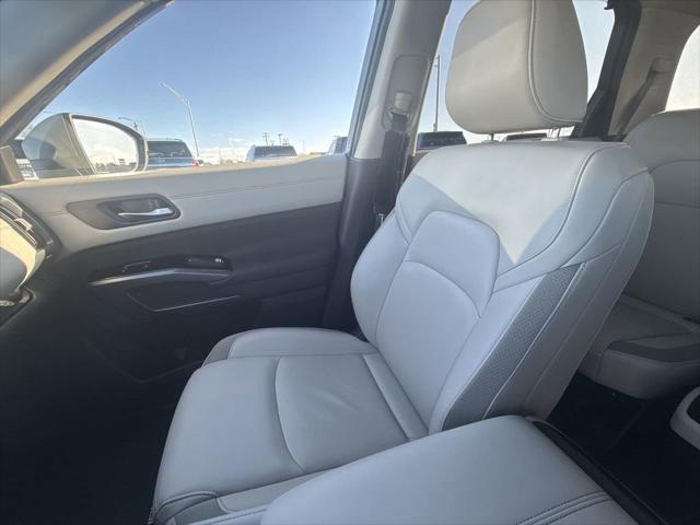 2025 Nissan Pathfinder SL 4WD