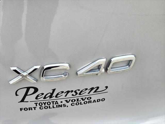 2023 Volvo XC40 B5 Ultimate Bright Theme