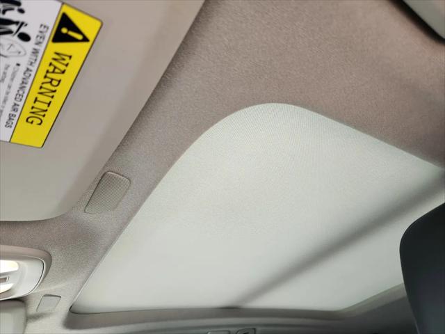 2023 Volvo XC40 B5 Ultimate Bright Theme