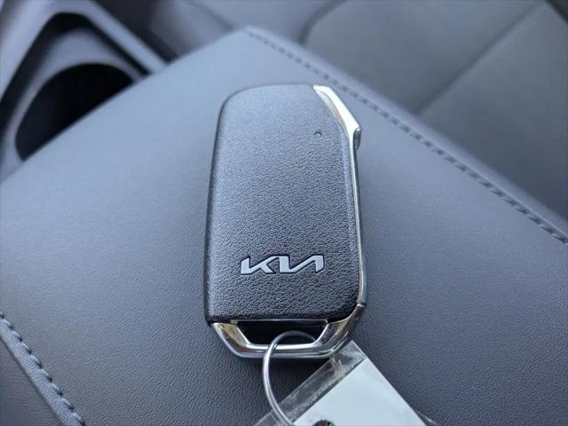 2025 Kia Niro EX Touring