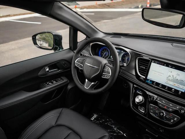 2026 Chrysler Pacifica Select AWD
