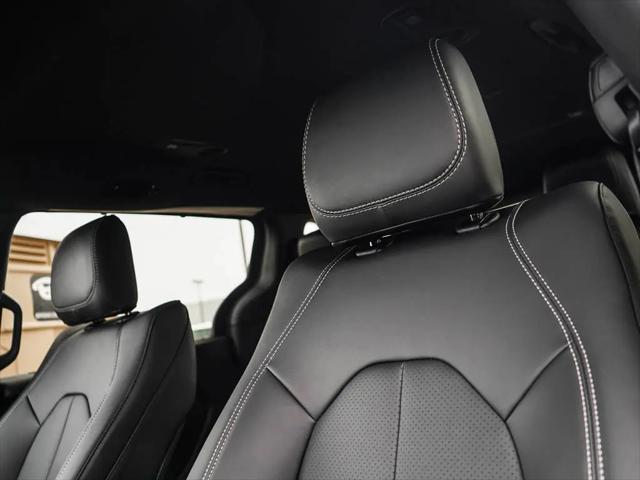 2026 Chrysler Pacifica Select AWD