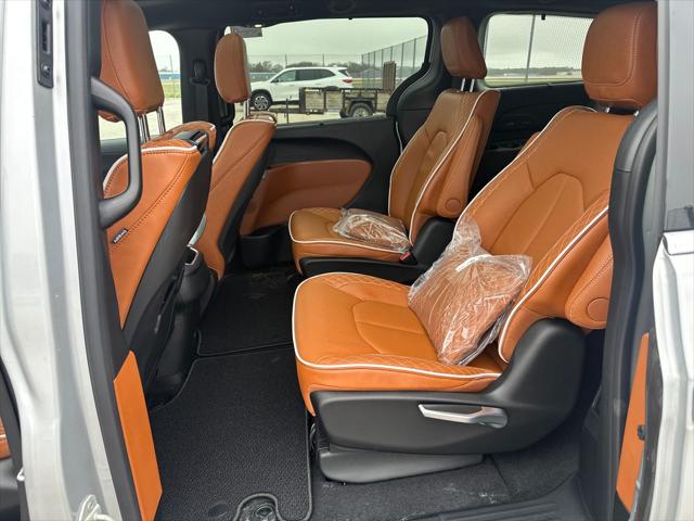 2026 Chrysler Pacifica Pinnacle AWD