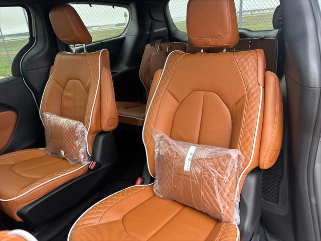 2026 Chrysler Pacifica Pinnacle AWD