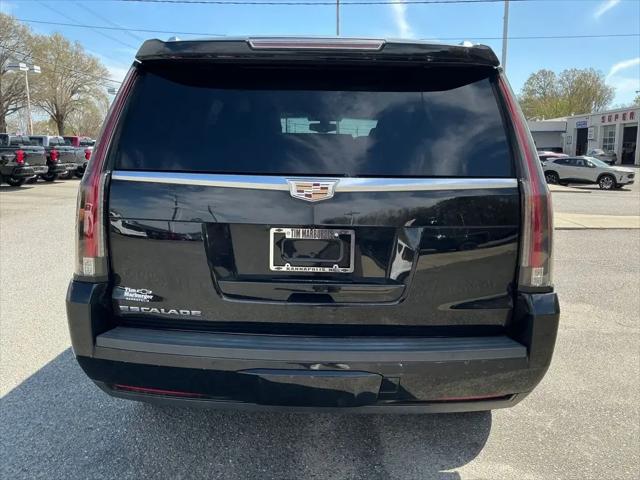 2016 Cadillac Escalade Standard