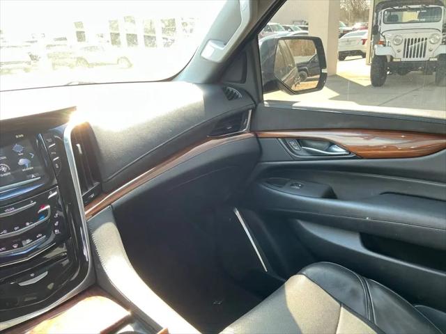 2016 Cadillac Escalade Standard