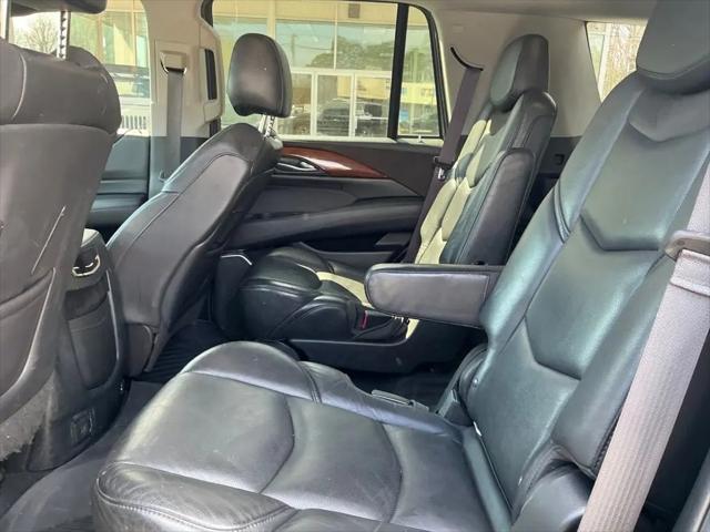 2016 Cadillac Escalade Standard