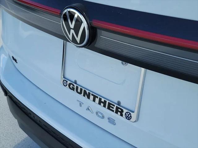 2026 Volkswagen Taos SE Black