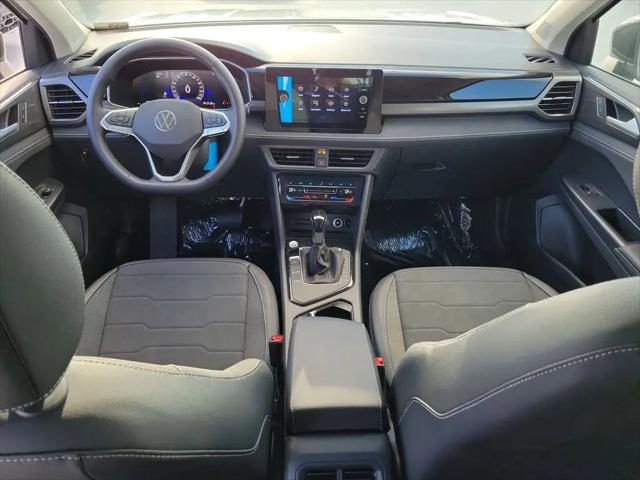 2026 Volkswagen Taos SE Black