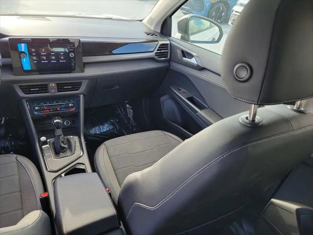 2026 Volkswagen Taos SE Black