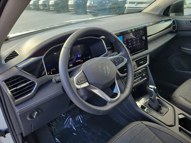 2026 Volkswagen Taos SE Black