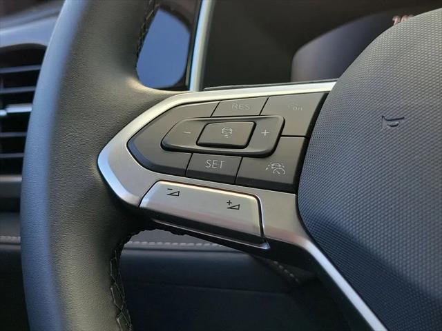 2026 Volkswagen Taos SE Black