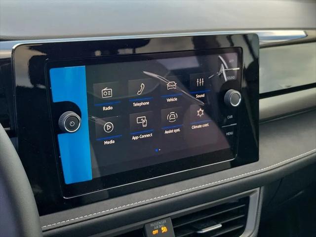 2026 Volkswagen Taos SE Black