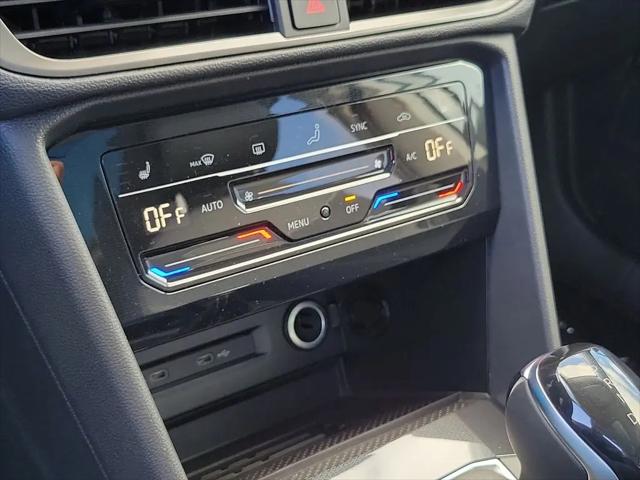 2026 Volkswagen Taos SE Black