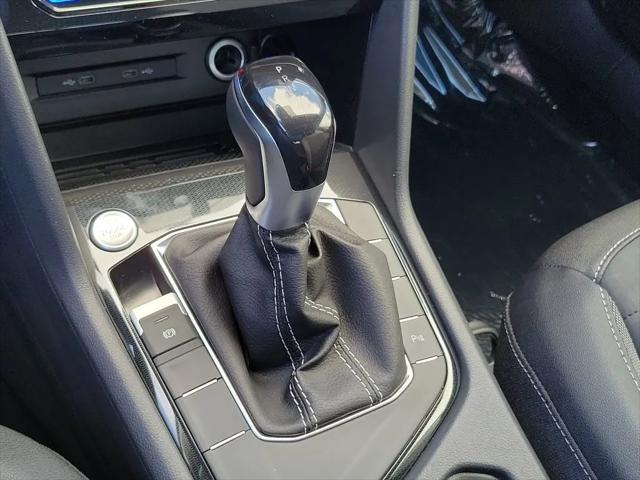 2026 Volkswagen Taos SE Black