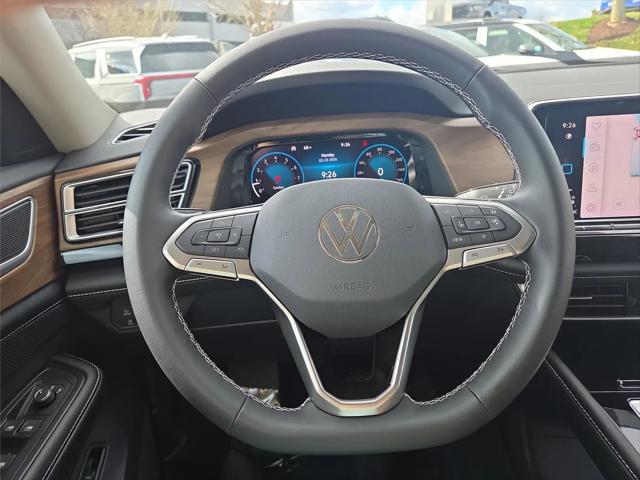 2026 Volkswagen Atlas SE with Technology