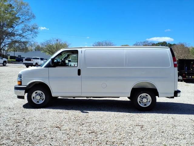2026 Chevrolet Express Cargo Van 2500 Regular Wheelbase, WT, RWD